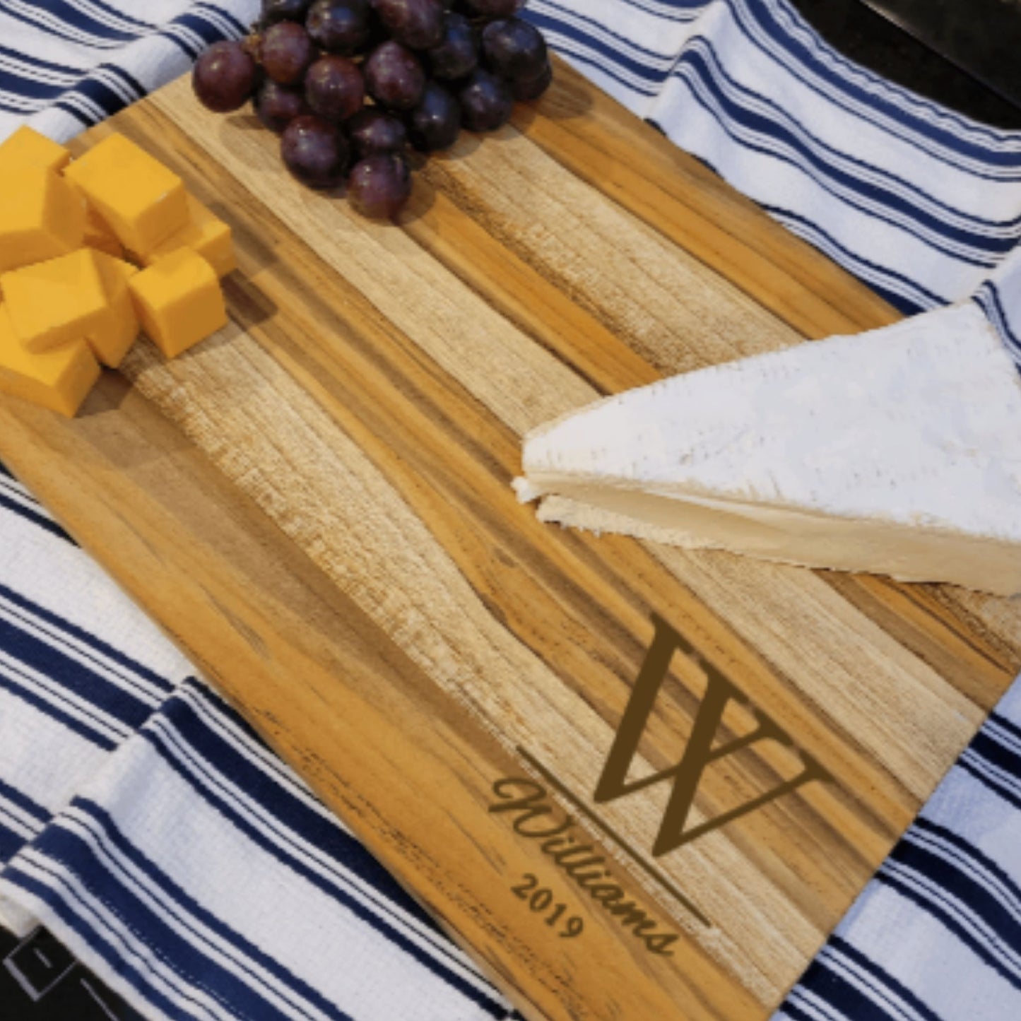 Cutting Board made of premium hardwood, personalized