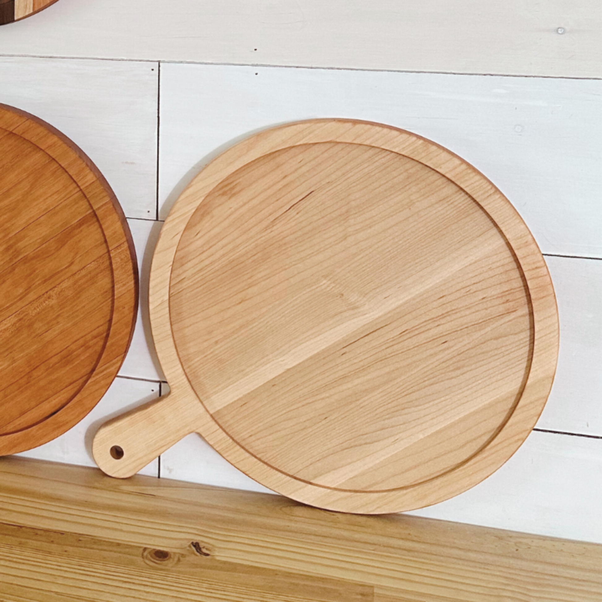  stylish pizza and charcuterie serving board, a versatile gift for weddings, realtors, and housewarmings