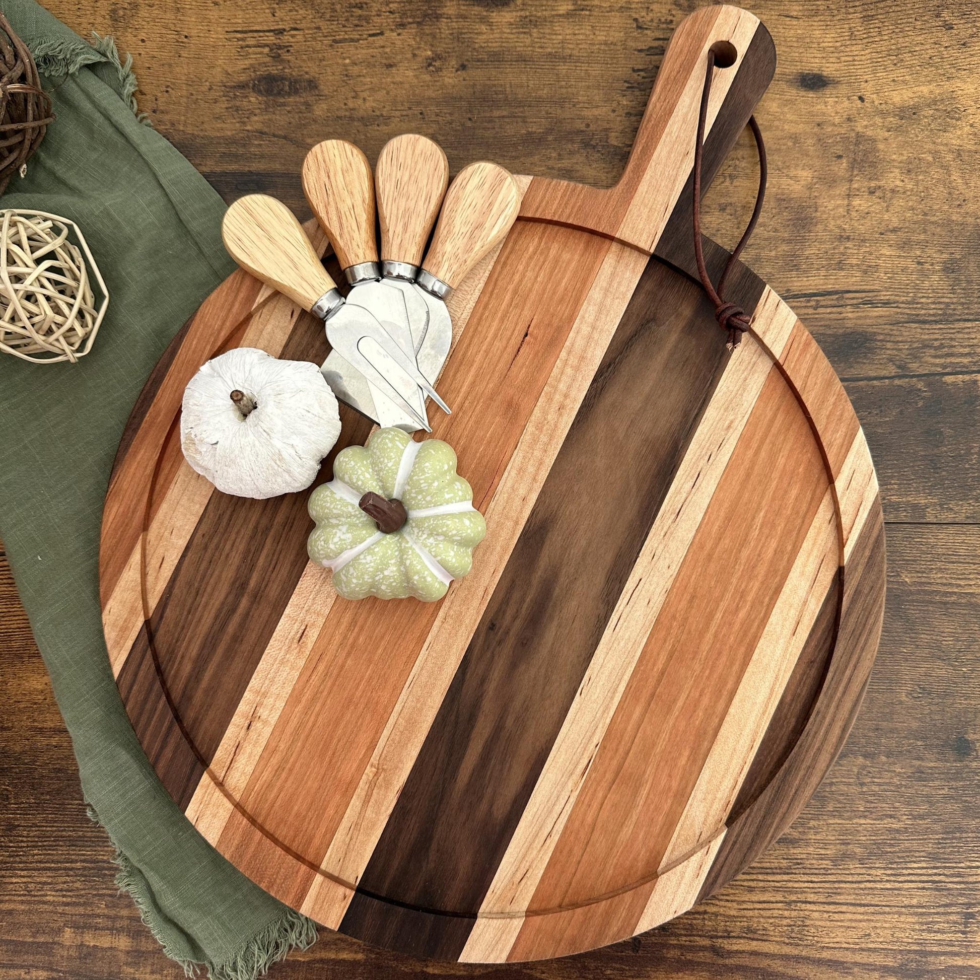 personalized double-sided wooden board for pizza and charcuterie board