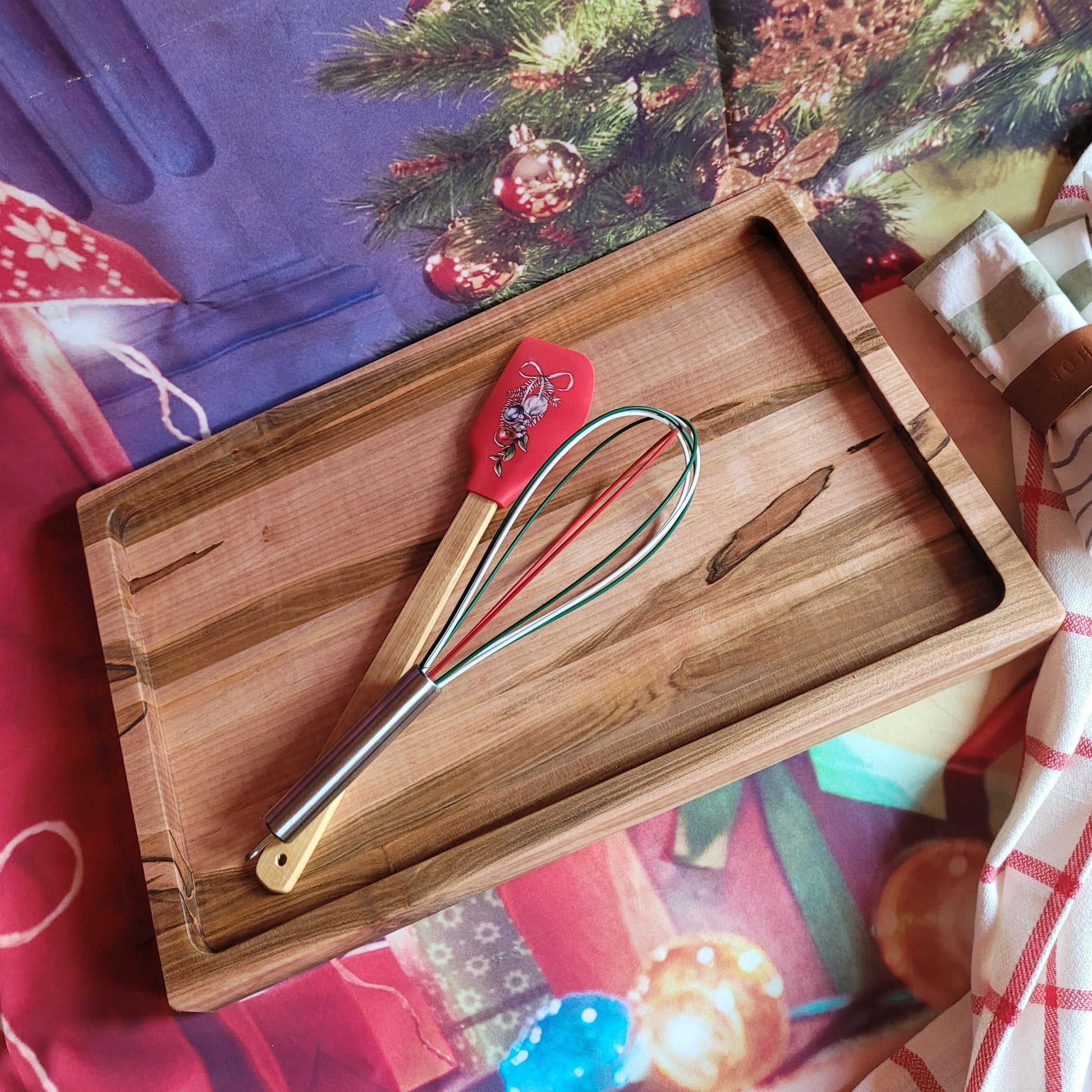 maple charcuterie board  with Christmas theme background,gift for siblings and friends