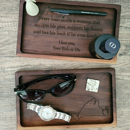 "Personalized wooden tray - a blend of modern luxury and sentiment
